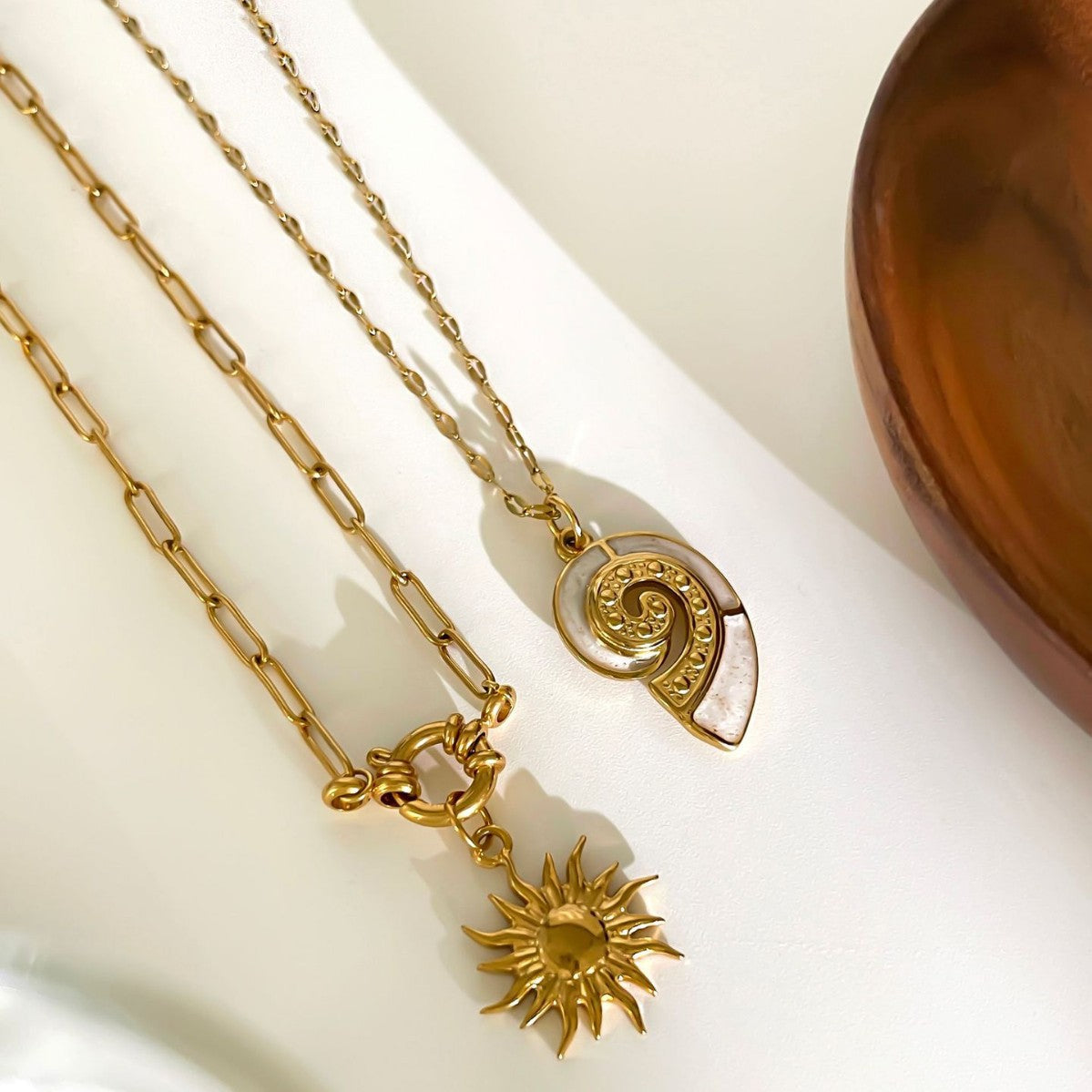 Vintage Titanium Steel Sunflower Conch Necklace