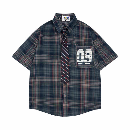 Plaid short-sleeved shirt